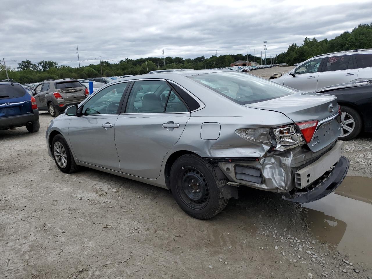 4T1BF1FK9GU258263 2016 TOYOTA CAMRY - Image 2