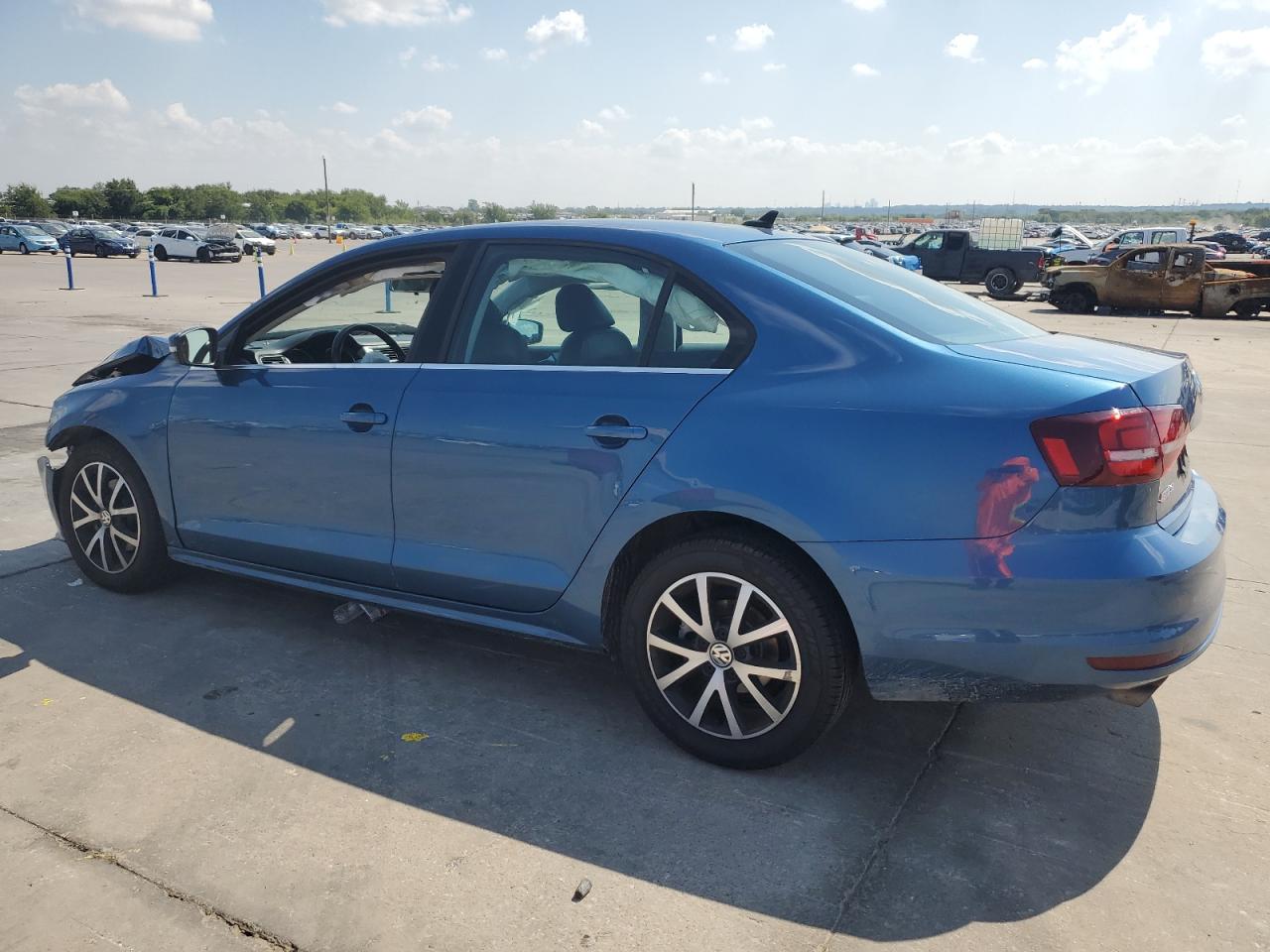 3VWDB7AJXHM403839 2017 VOLKSWAGEN JETTA - Image 2