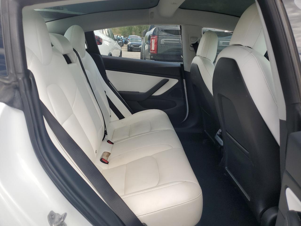 5YJ3E1EA1JF169646 2018 Tesla Model 3