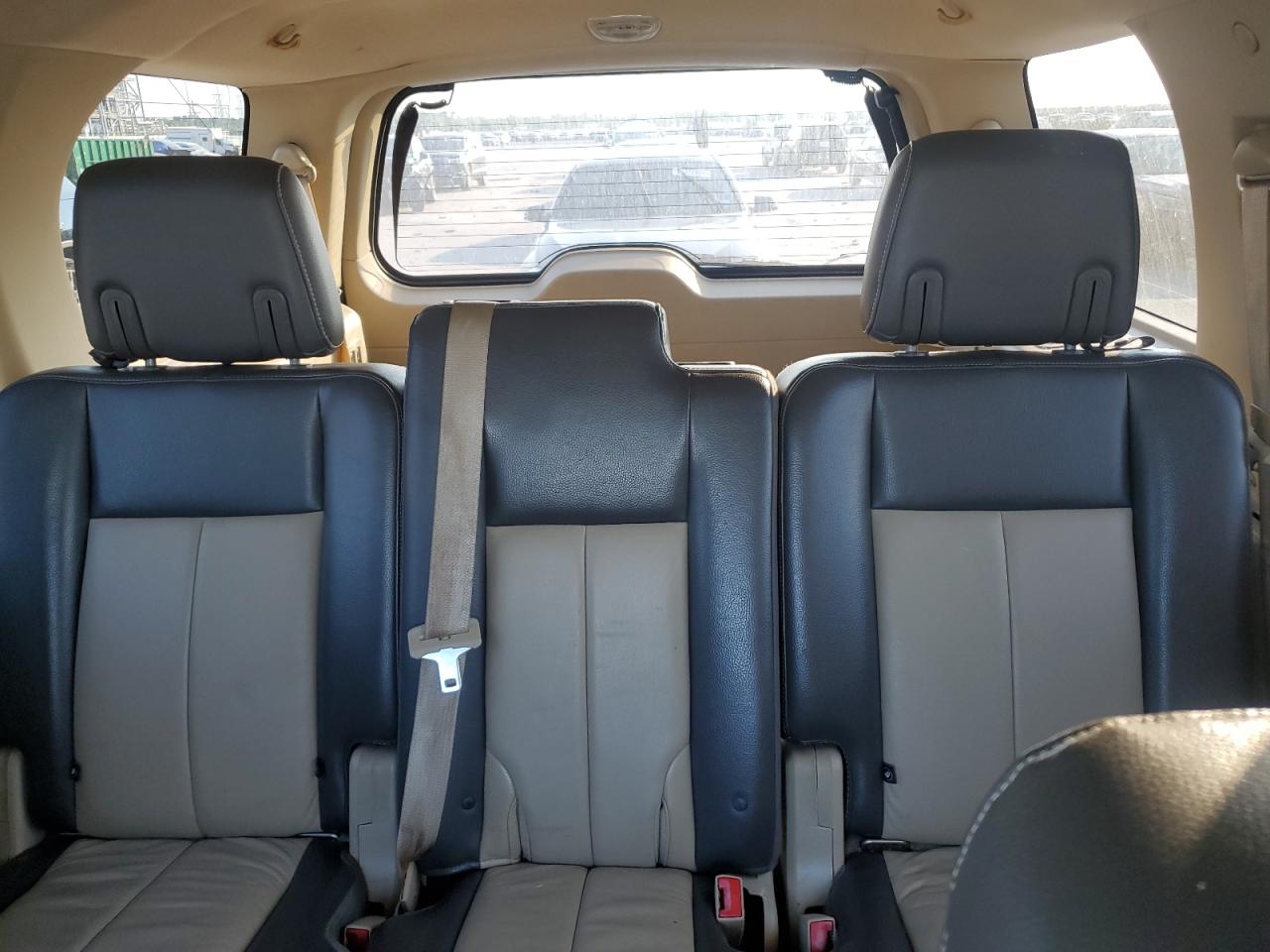 2007 Ford Expedition - Image 10