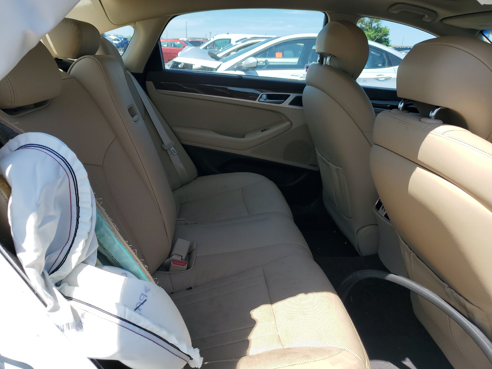 2015 Hyundai Genesis 3.8L vin: KMHGN4JE2FU089326