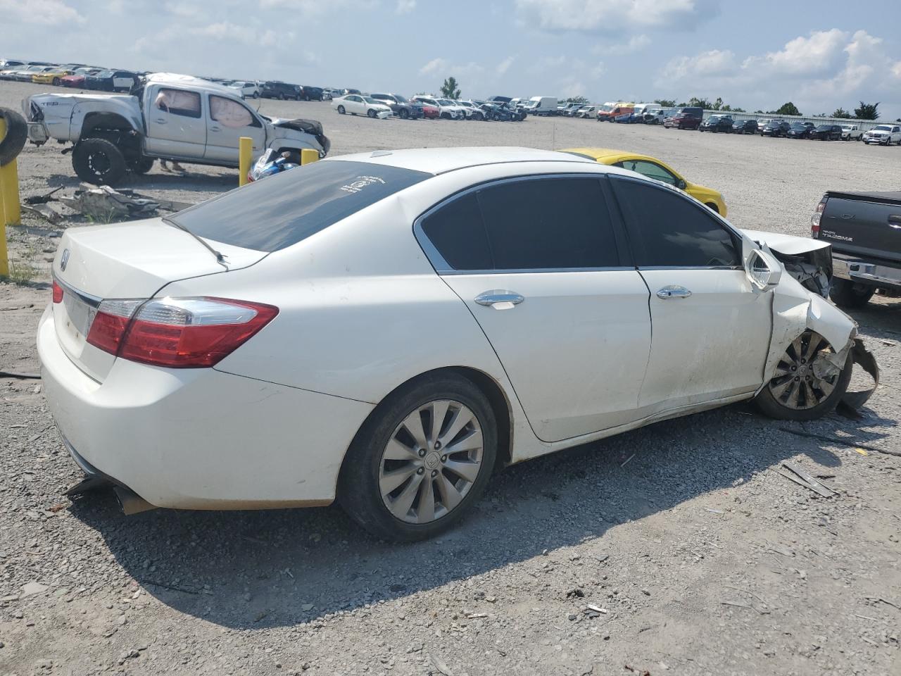 VIN 1HGCR2F86DA163765 2013 HONDA ACCORD no.3