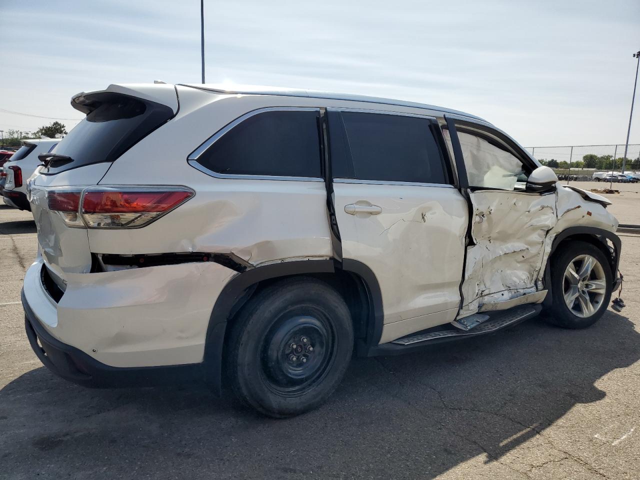 2014 Toyota Highlander - Image 3