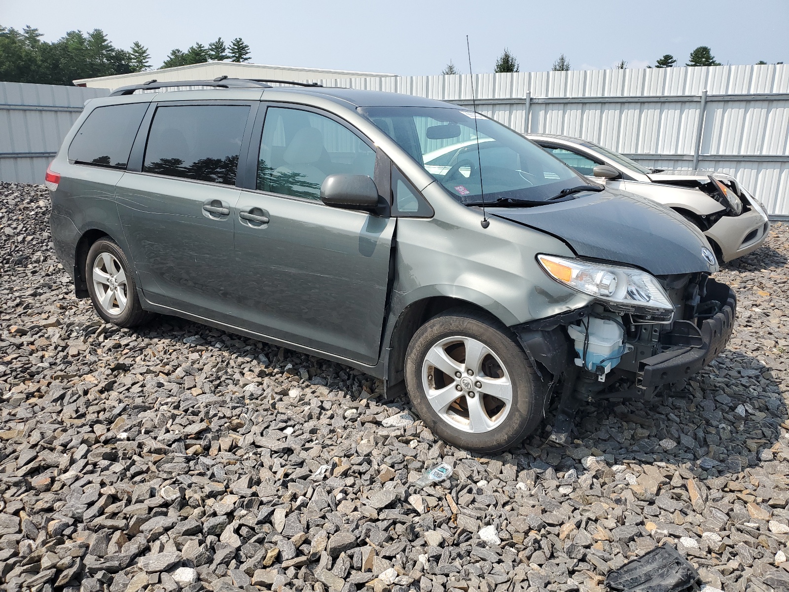 2013 Toyota Sienna Le vin: 5TDKK3DC7DS360104