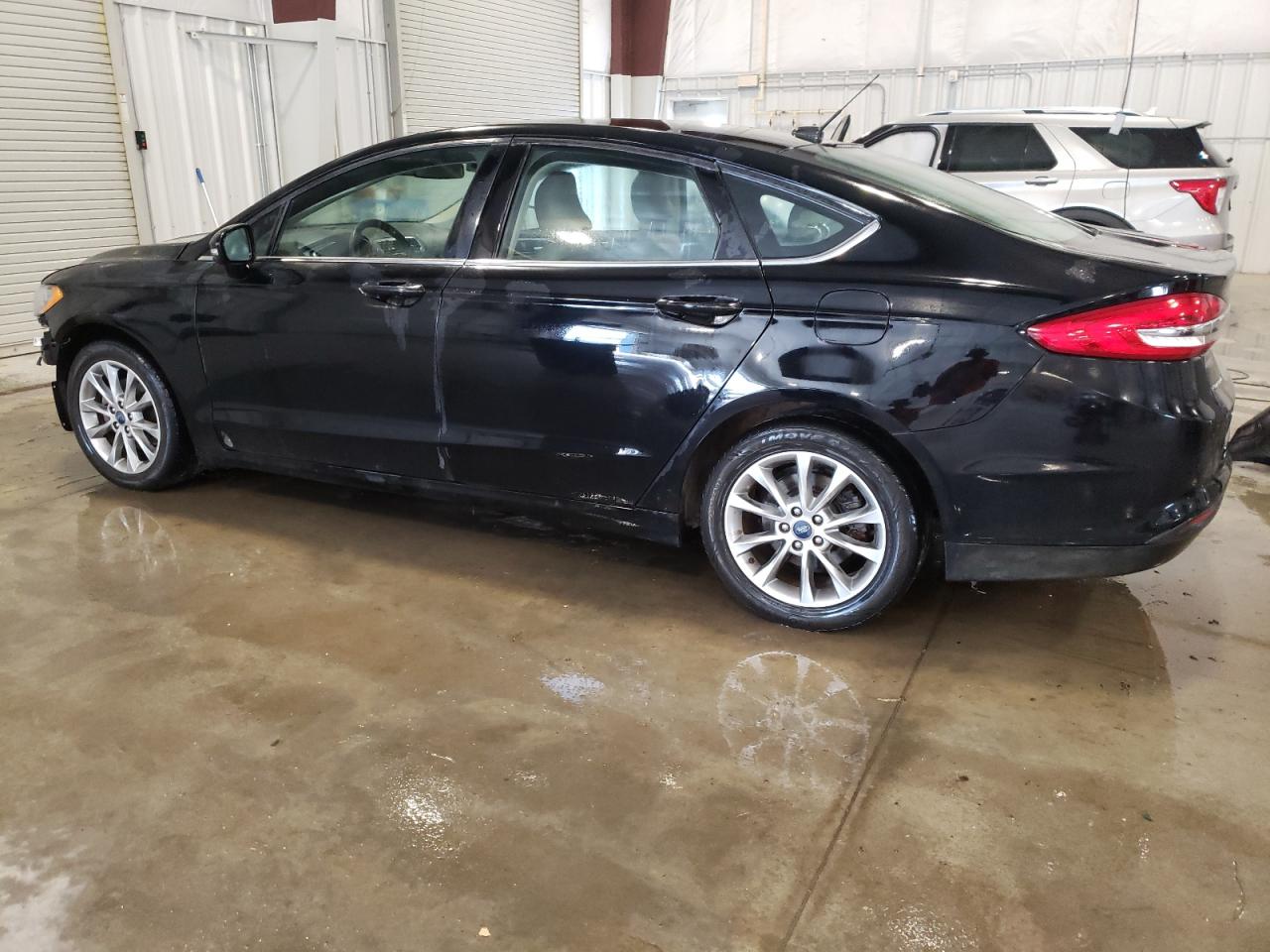 3FA6P0H76HR370443 2017 FORD FUSION - Image 2