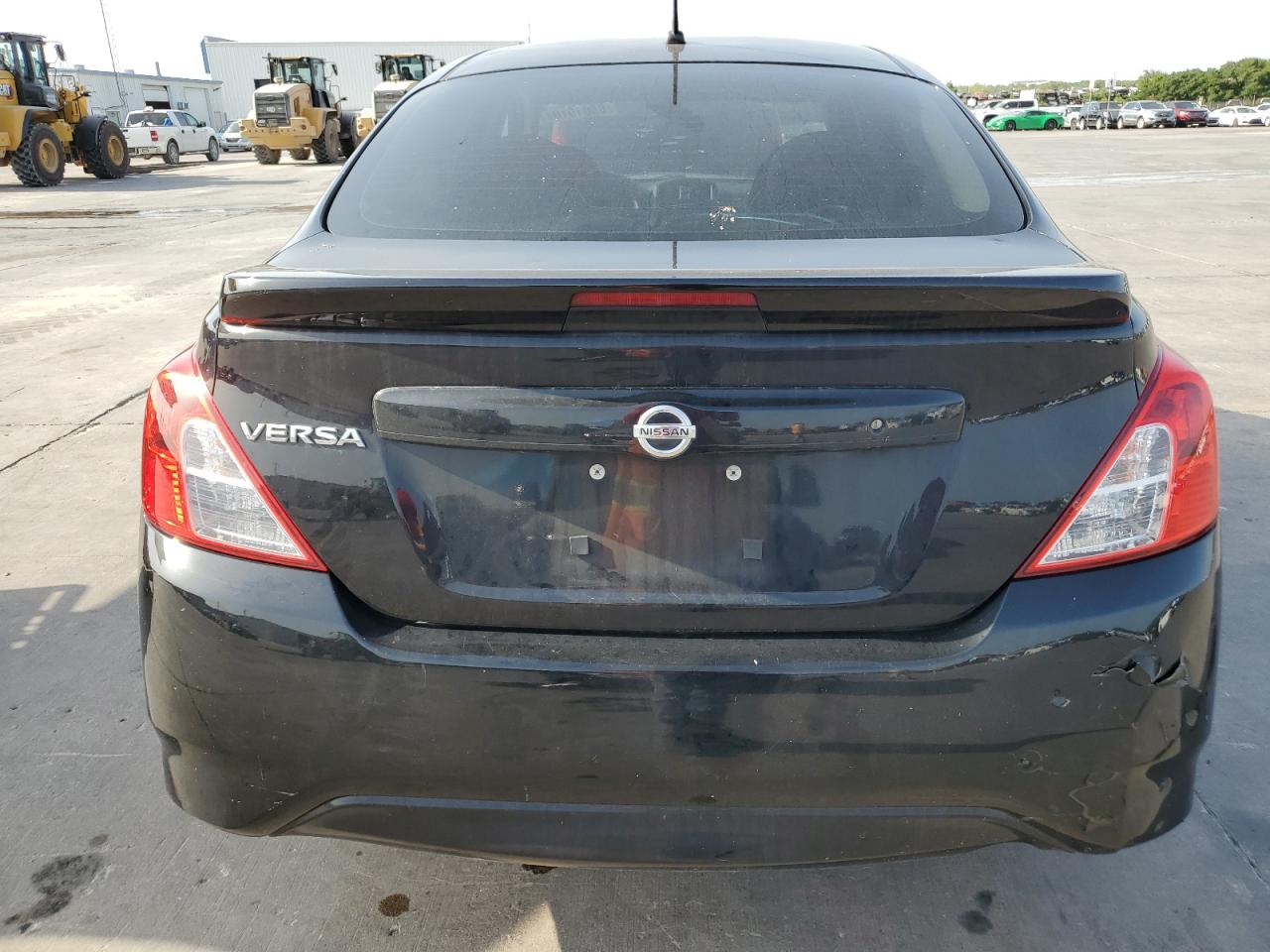 2018 Nissan Versa S VIN: 3N1CN7APXJL804672 Lot: 66010104