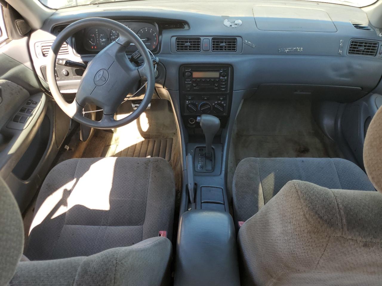 2000 Toyota Camry Ce VIN: JT2BG22K1Y0531565 Lot: 66896634