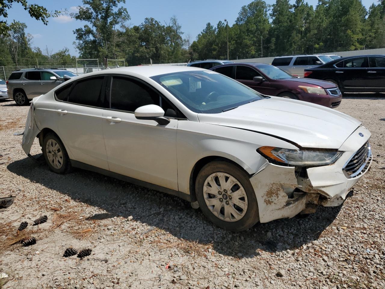 2020 Ford Fusion S VIN: 3FA6P0G73LR103769 Lot: 68111014