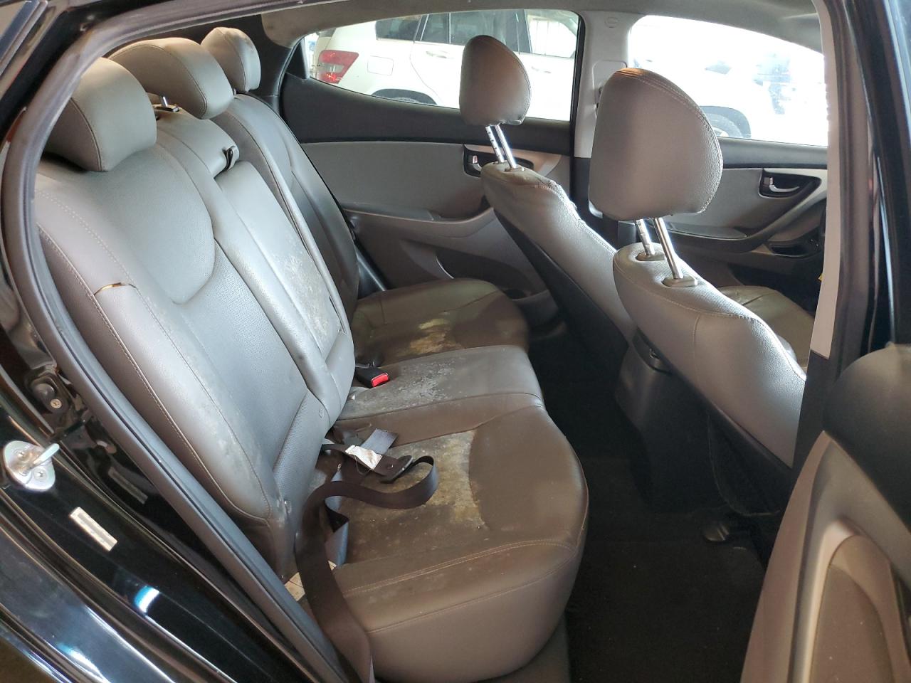 2014 Hyundai Elantra - Image 10