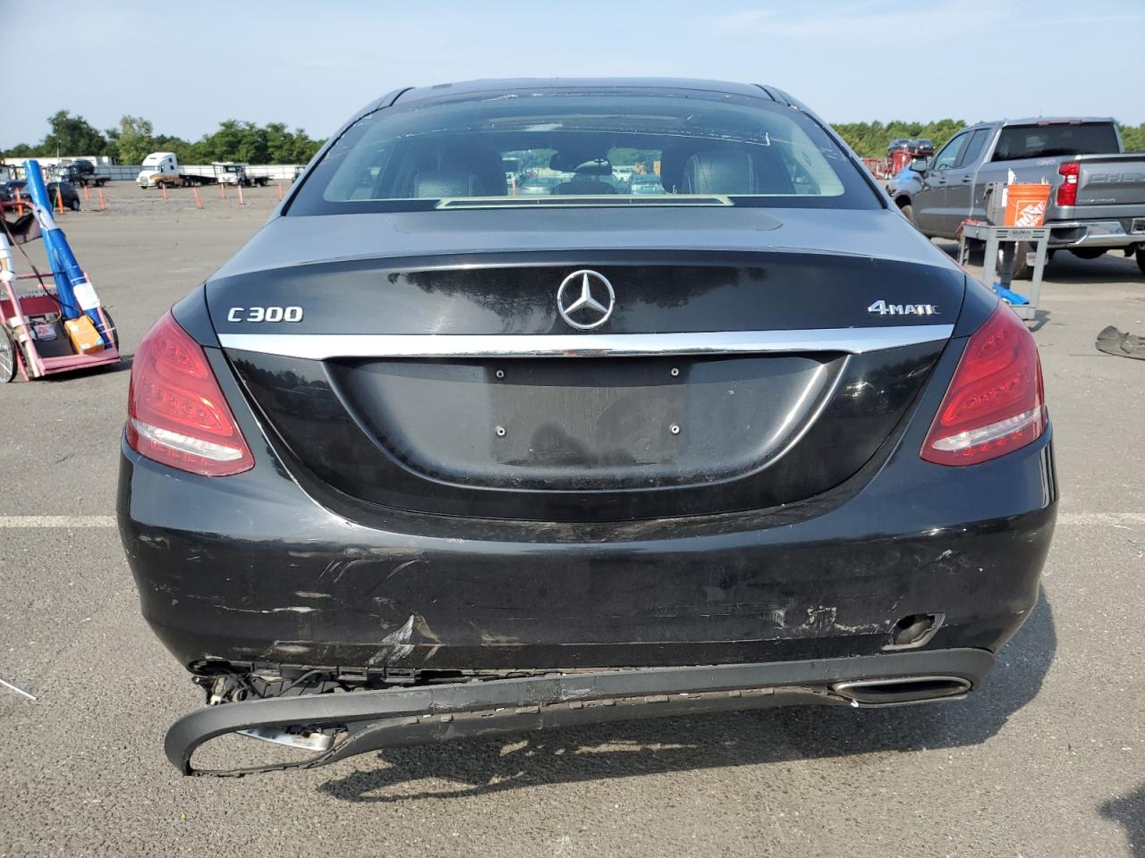 2017 Mercedes-Benz C 300 4Matic VIN: 55SWF4KBXHU186608 Lot: 68414884