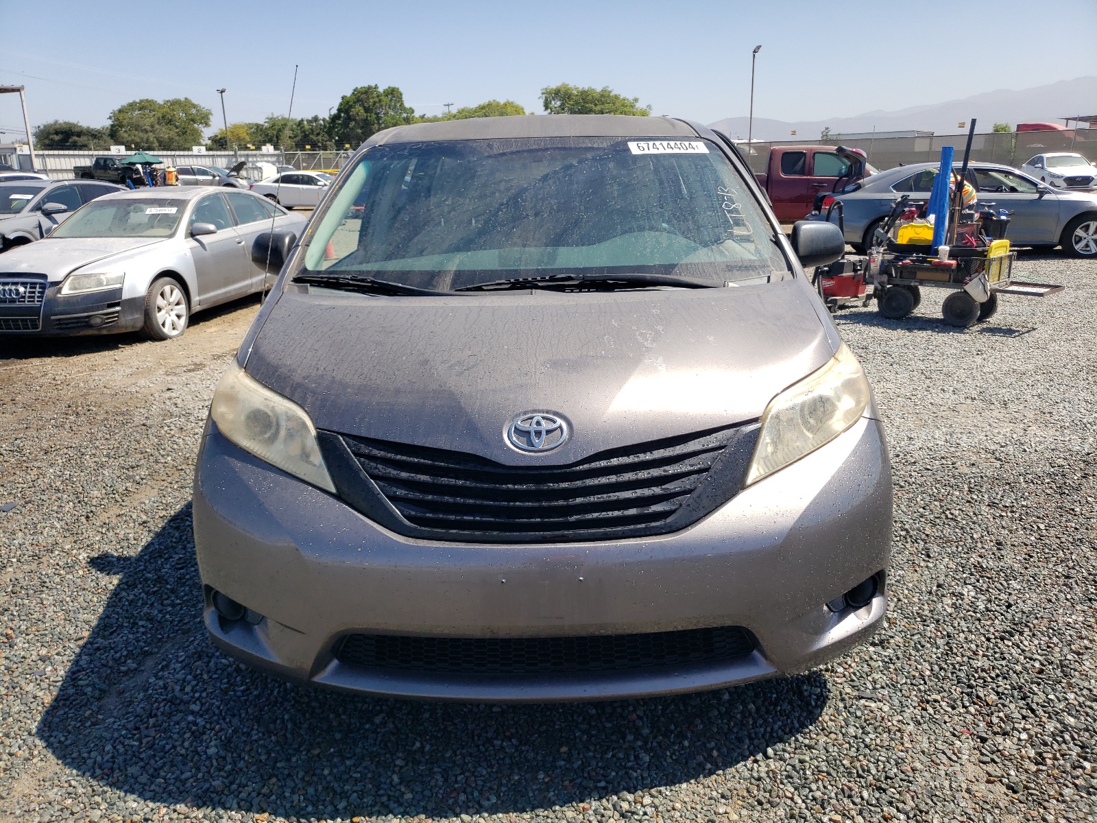 5TDZK3DC6BS057651 2011 Toyota Sienna