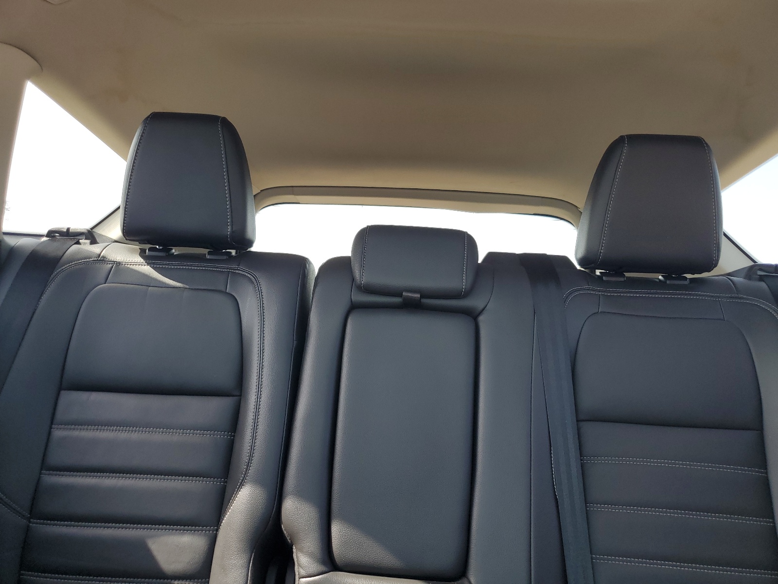 1FMCU0JD3HUD35014 2017 Ford Escape Titanium