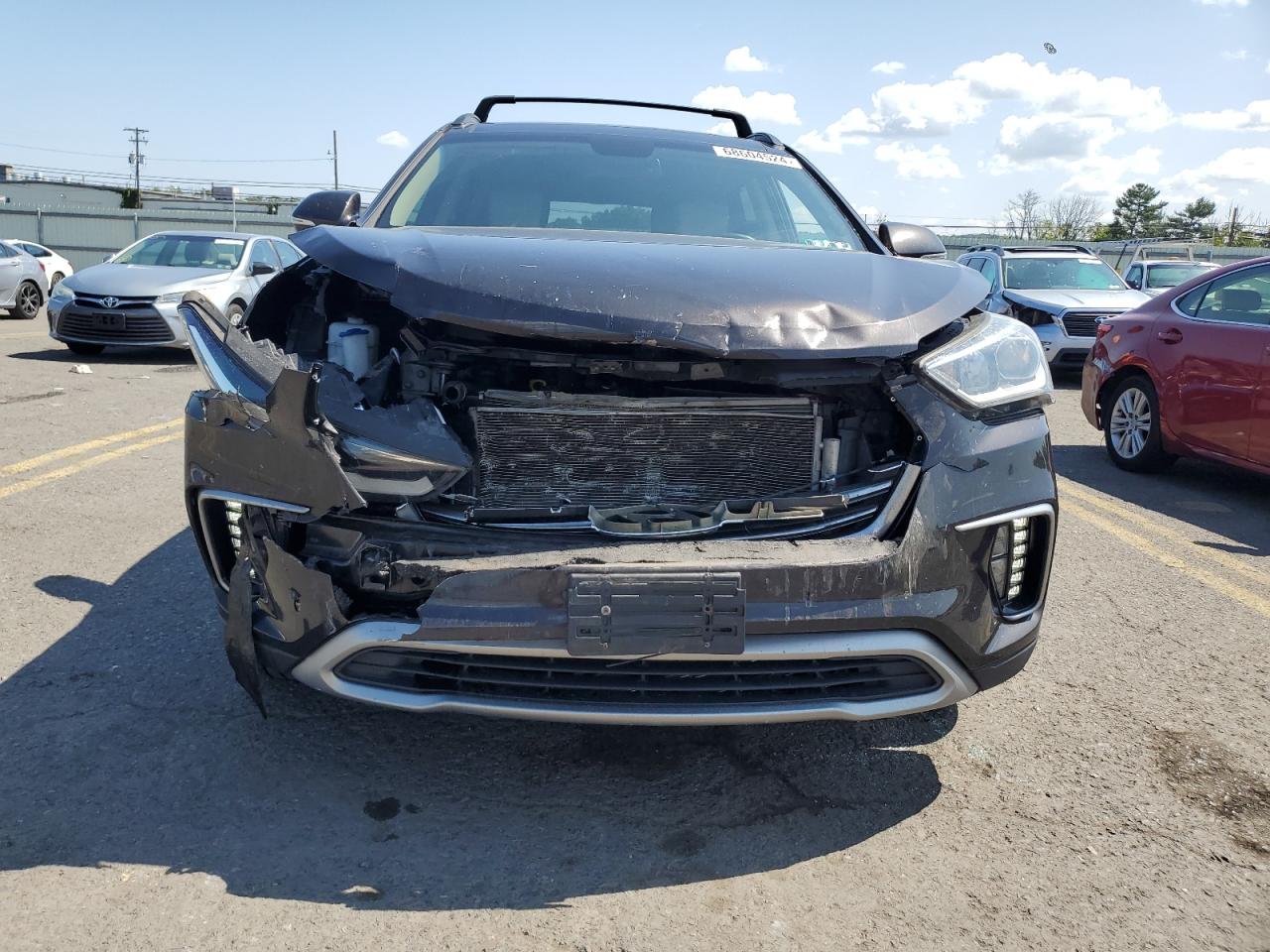 2017 Hyundai Santa Fe - Image 5