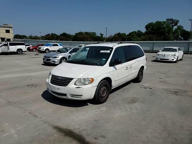 2005 Chrysler Town & Country Lx VIN: 2C4GP44R25R589950 Lot: 65786364