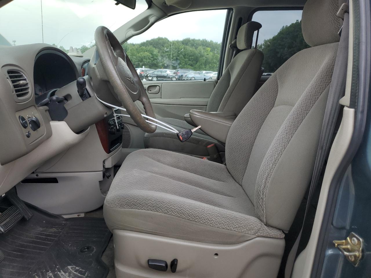 2005 Chrysler Town & Country Lx VIN: 2C4GP44R15R133454 Lot: 65276884