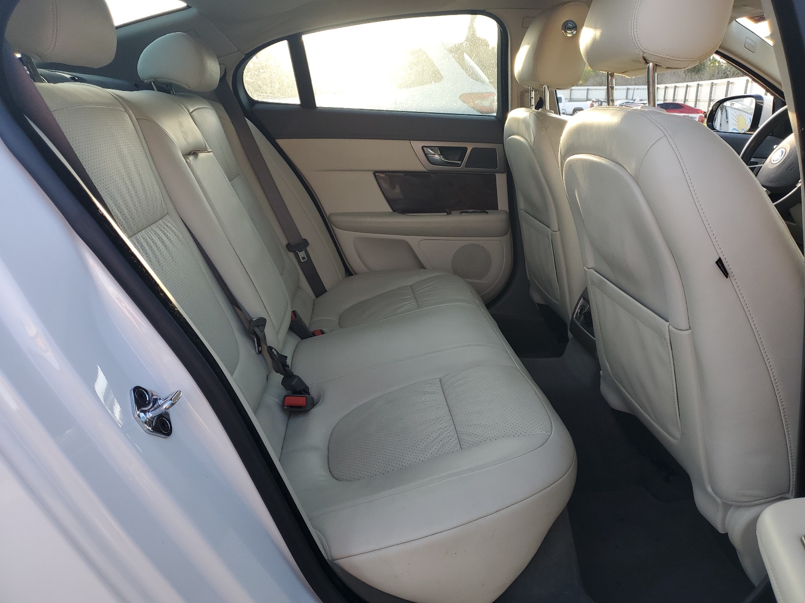 SAJWA0GB2BLR81675 2011 Jaguar Xf Premium