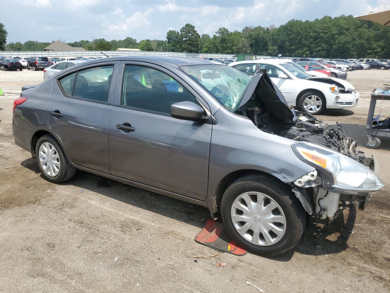 VIN 3N1CN7AP7JL800224 2018 NISSAN VERSA no.4