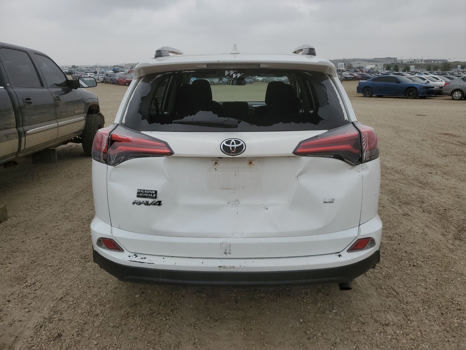 2T3BFREVXHW646914 2017 Toyota Rav4 Le
