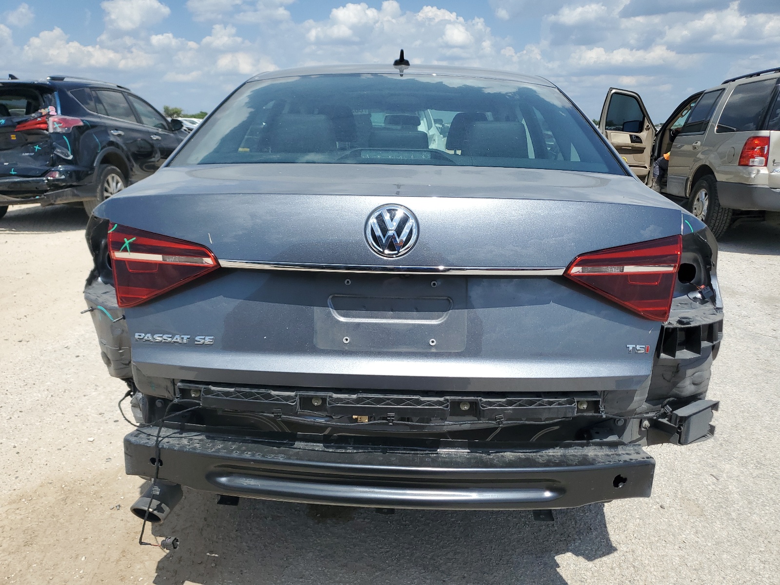 1VWBA7A39JC037262 2018 Volkswagen Passat Se