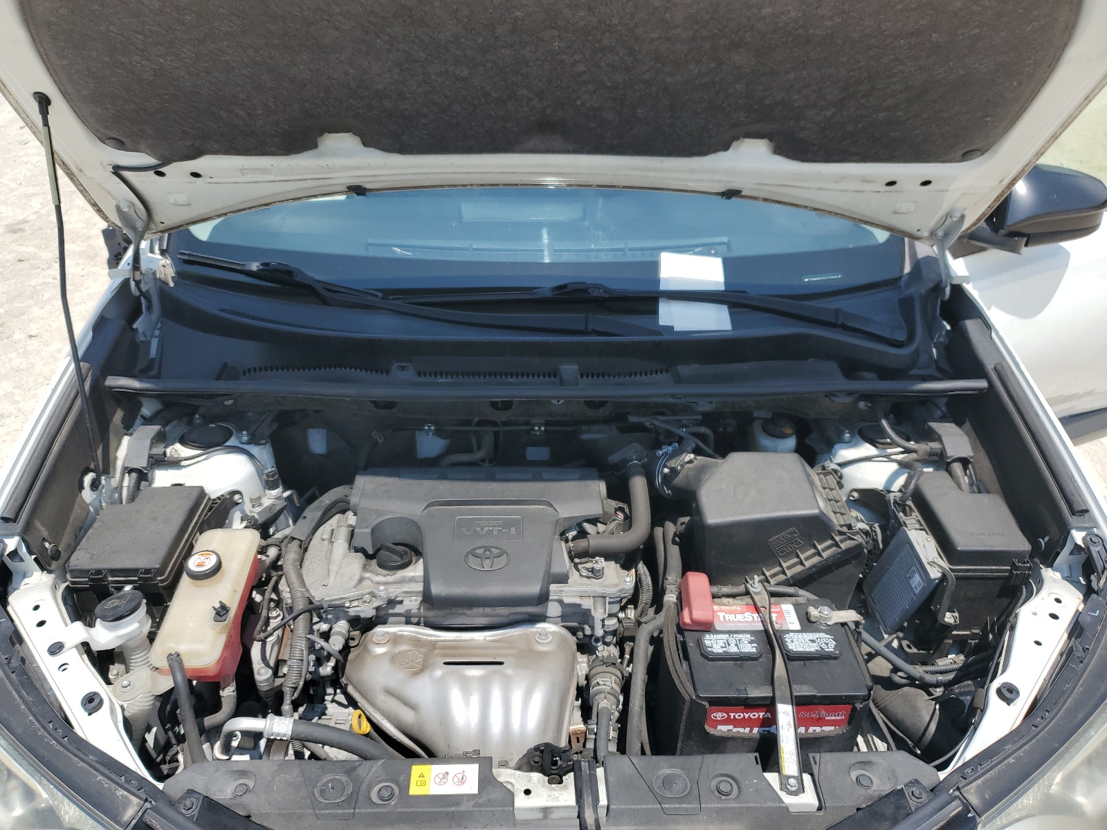 JTMBFREV7HJ710809 2017 Toyota Rav4 Le