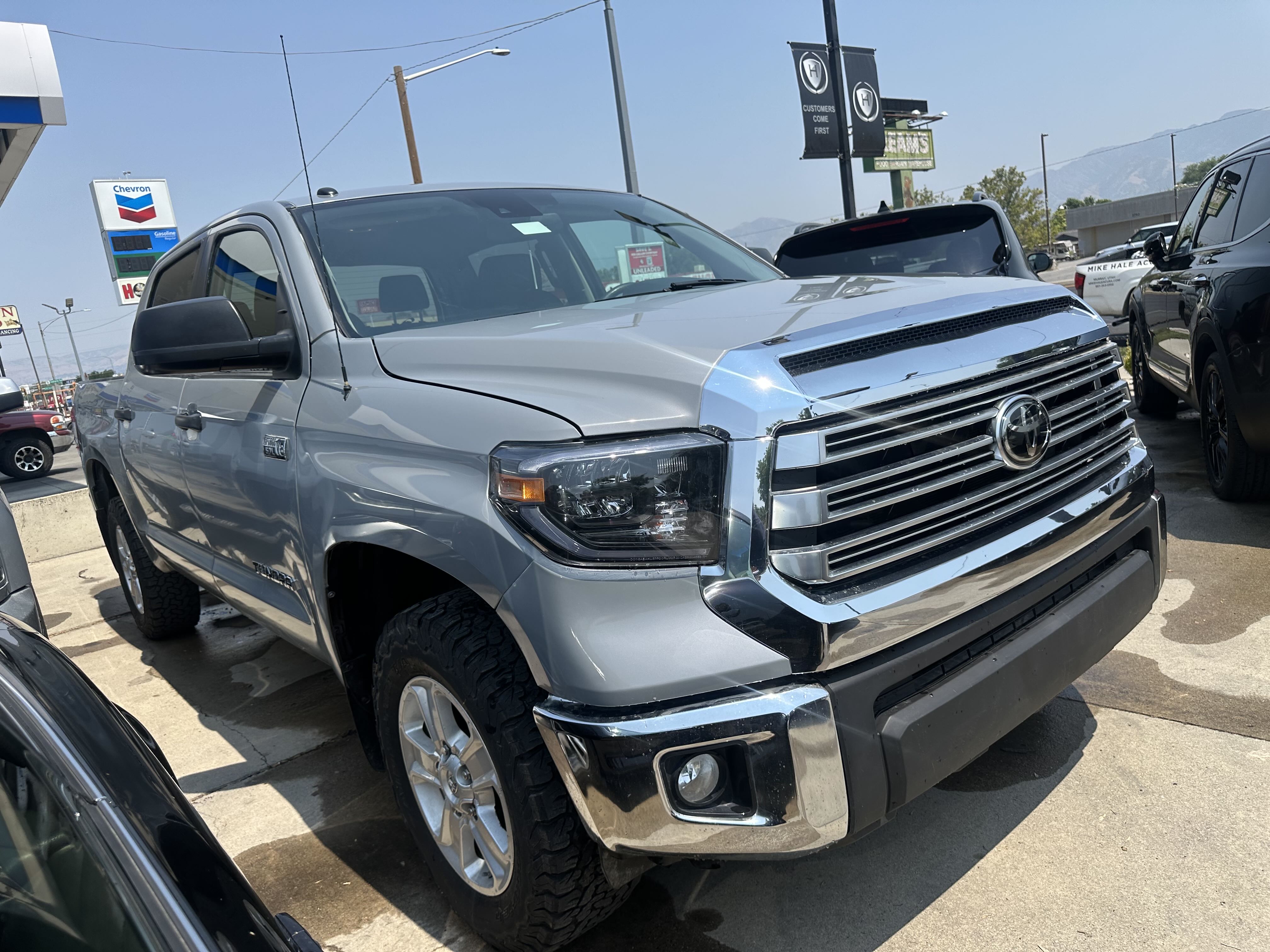 2018 Toyota Tundra Crewmax Sr5 vin: 5TFDY5F15JX741731