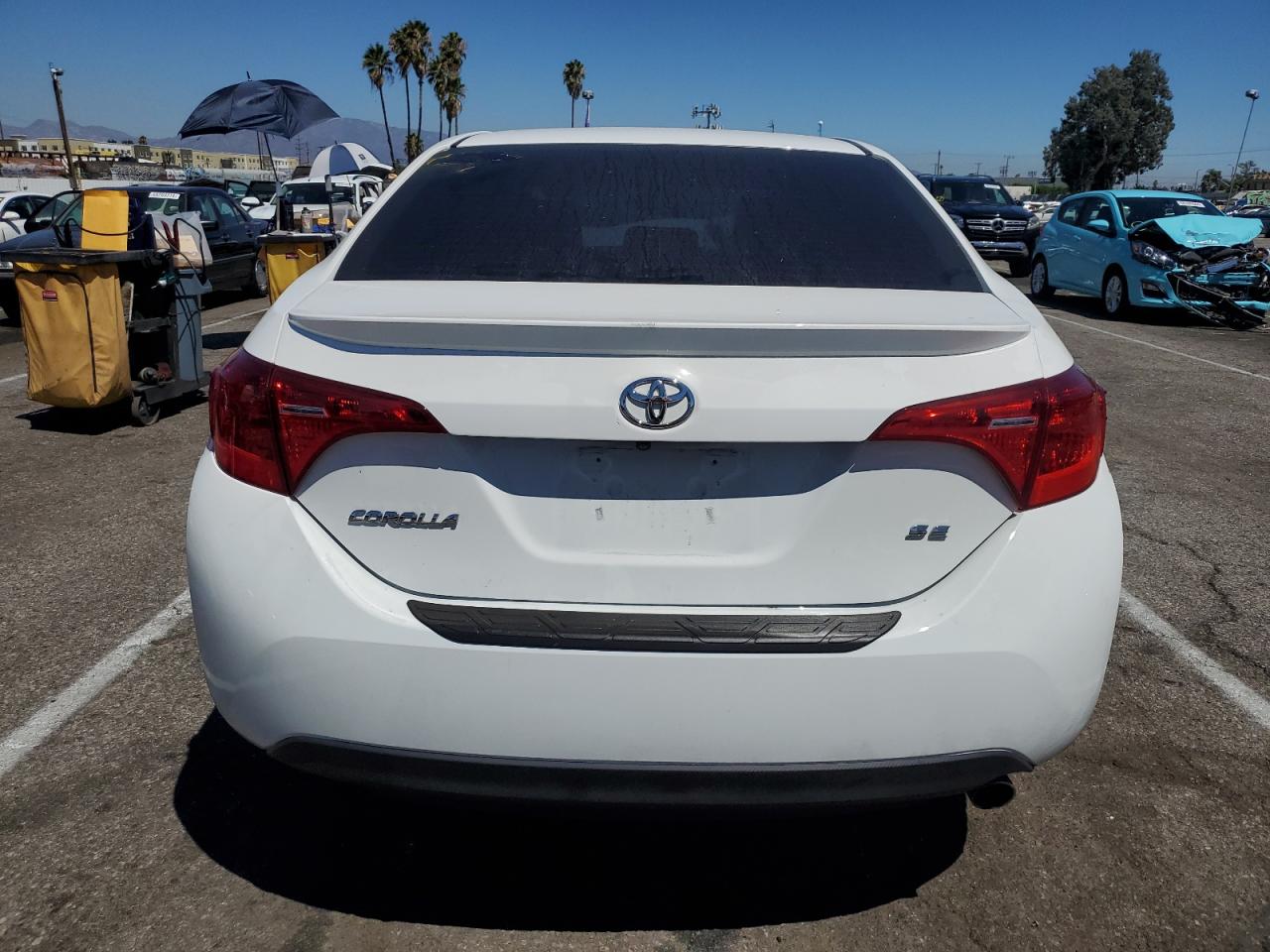 2018 Toyota Corolla L VIN: 5YFBURHE4JP760053 Lot: 68330404