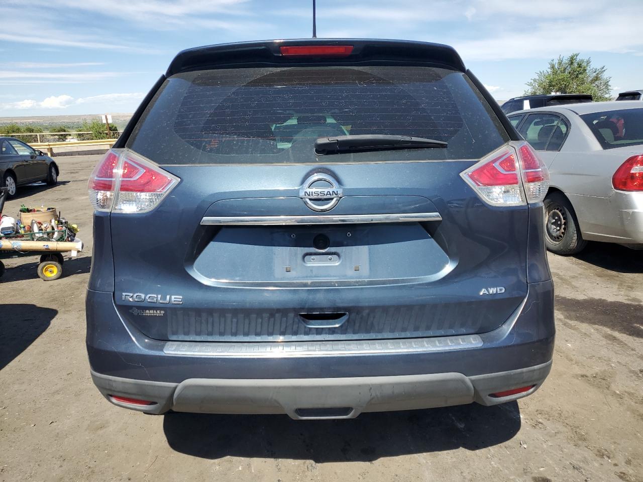 2015 Nissan Rogue S VIN: KNMAT2MV5FP560786 Lot: 68334154