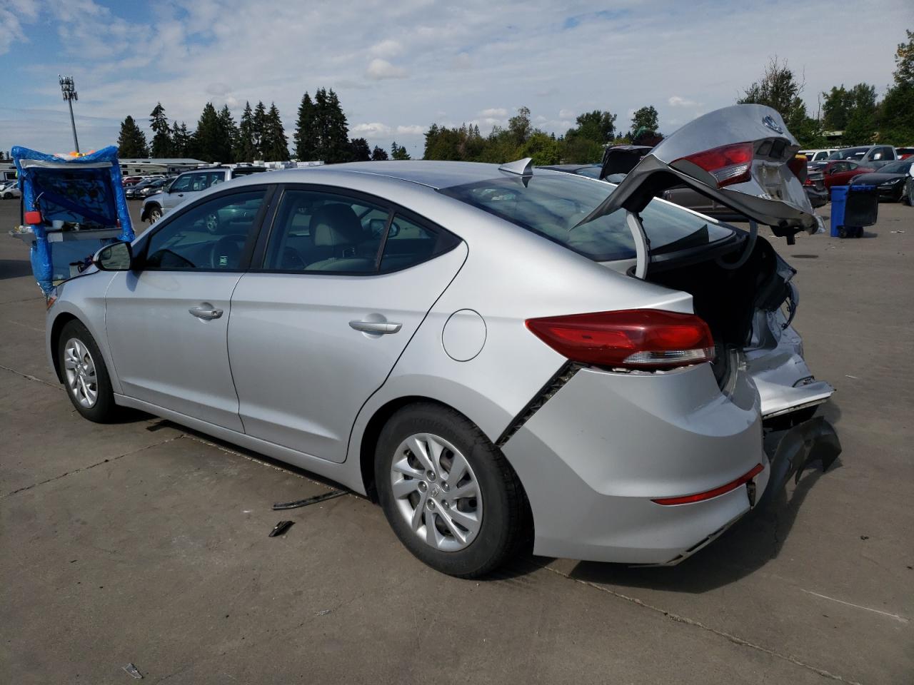 KMHD74LFXHU064907 2017 HYUNDAI ELANTRA - Image 2