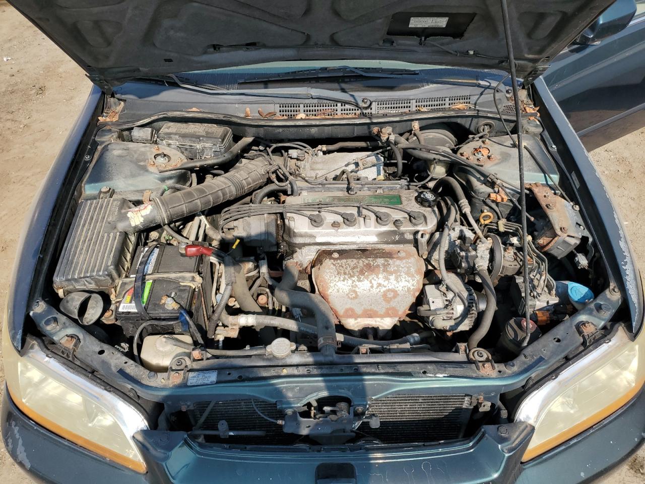 1HGCG6679YA137686 2000 Honda Accord Ex