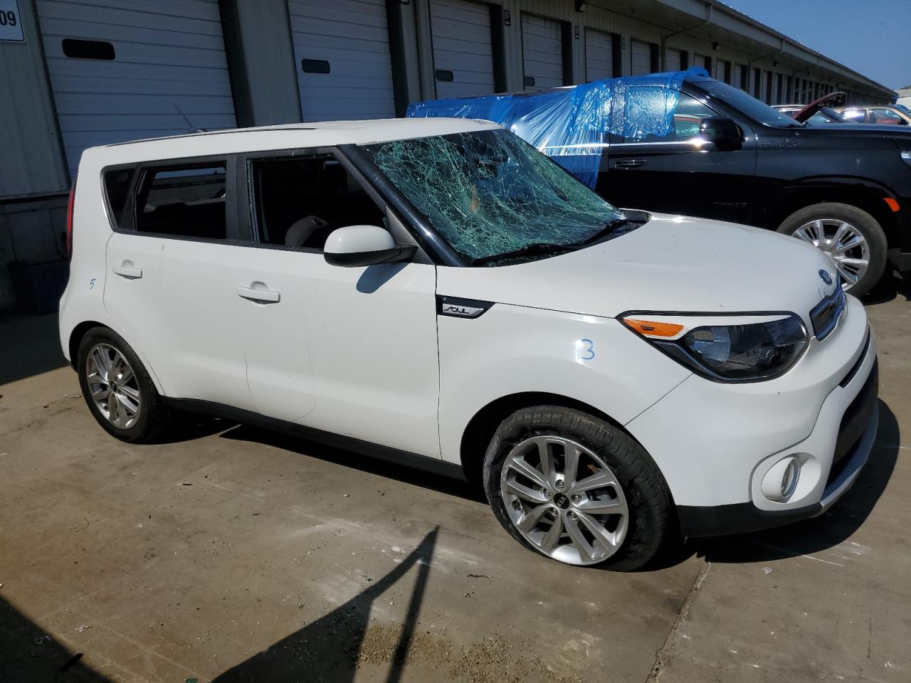 VIN KNDJP3A59K7919288 2019 KIA SOUL no.4