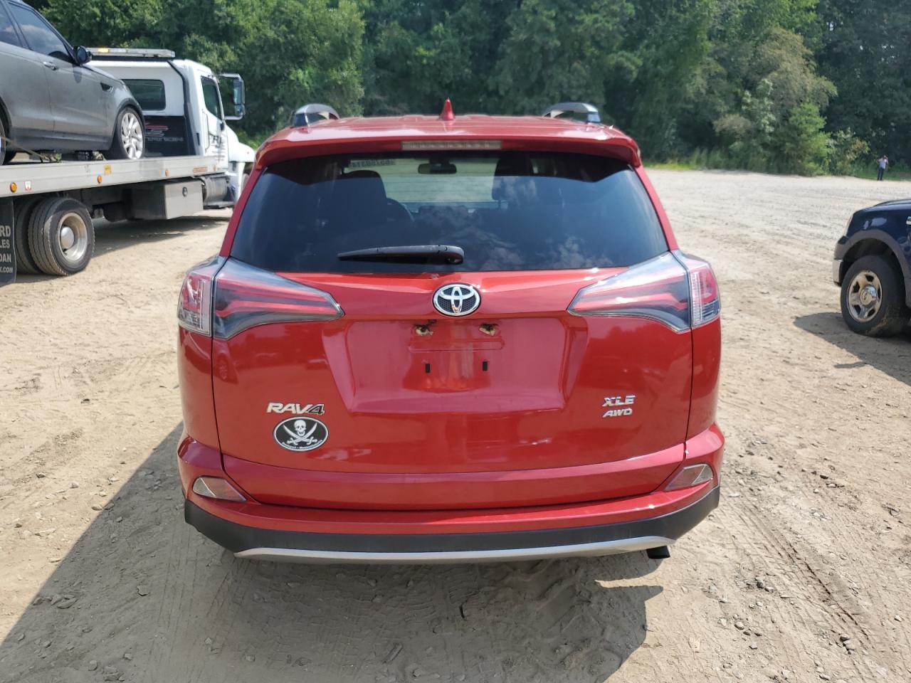 JTMRFREV9HJ151861 2017 Toyota Rav4 Xle