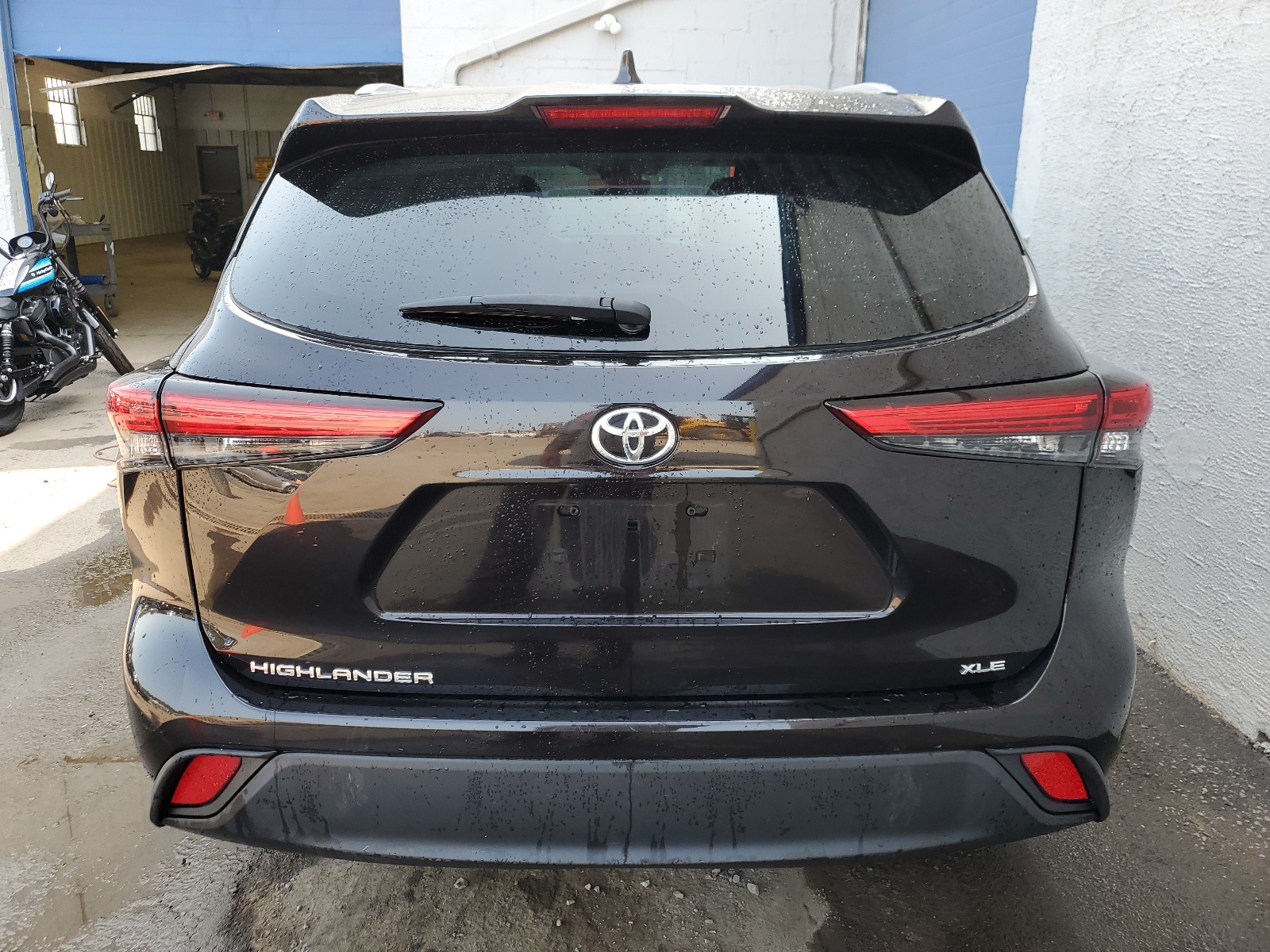 5TDGZRAHXNS094096 2022 Toyota Highlander Xle