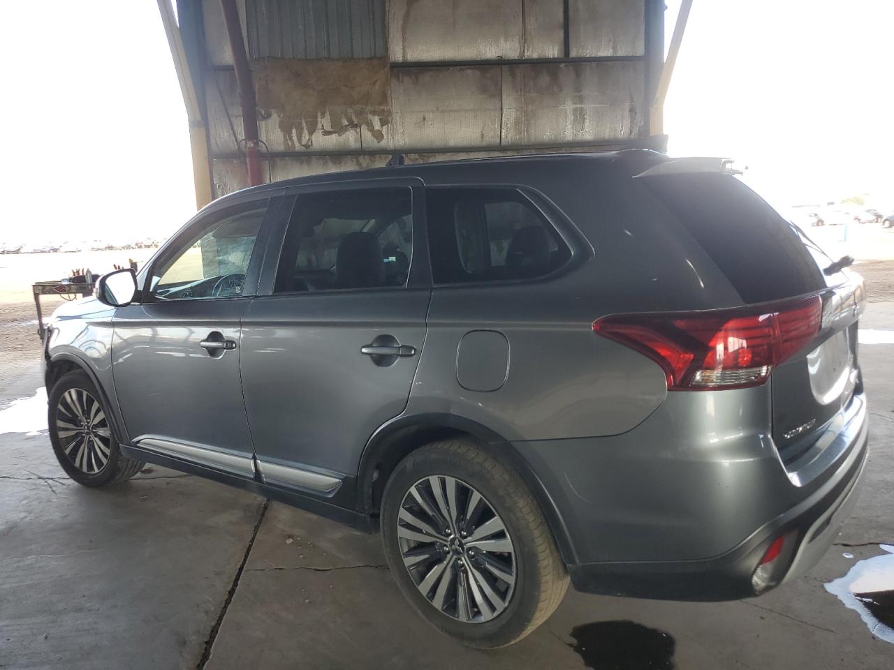 JA4AD3A32LZ044028 2020 MITSUBISHI OUTLANDER - Image 2