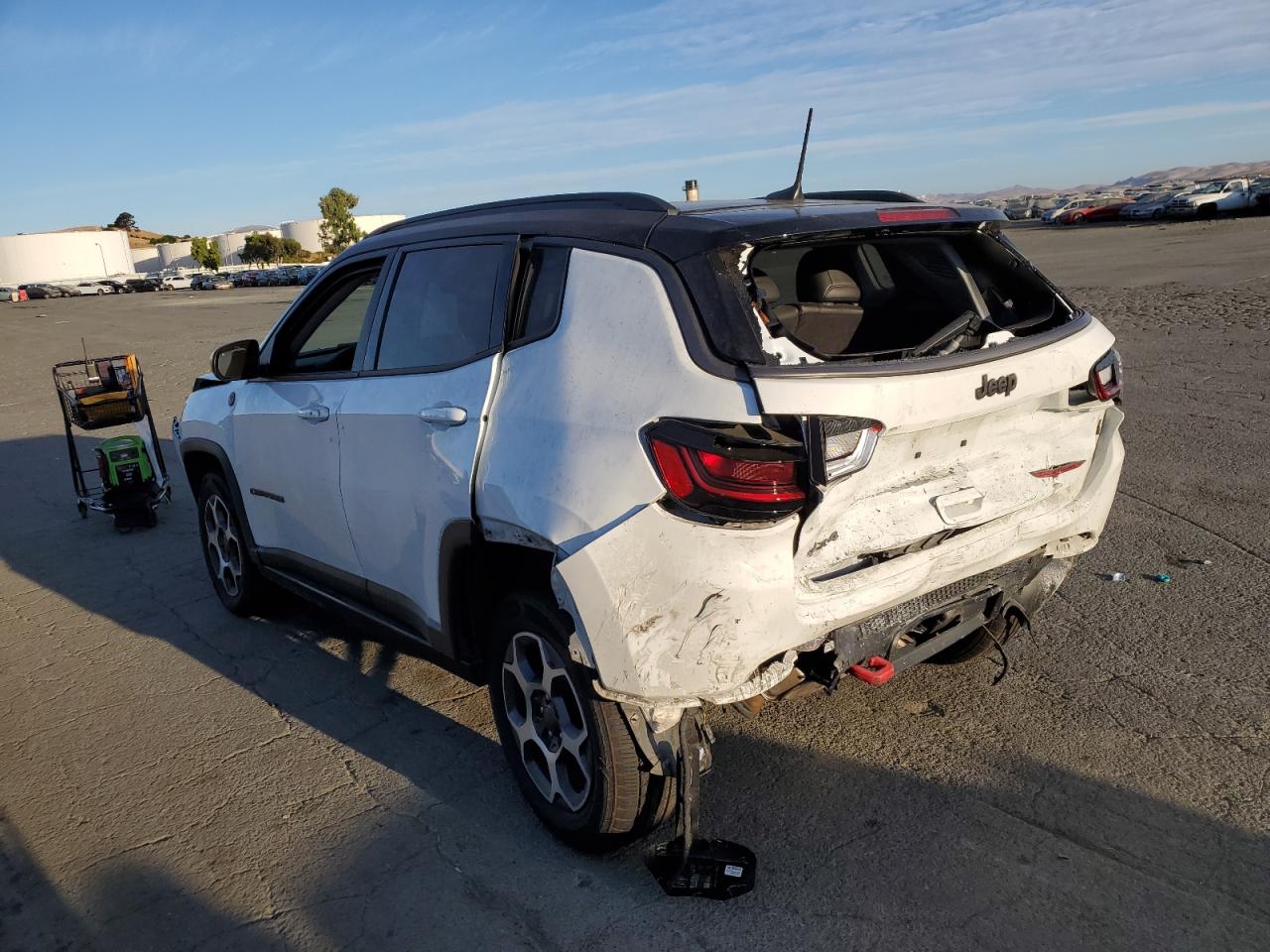 3C4NJDDB1NT160274 2022 JEEP COMPASS - Image 2