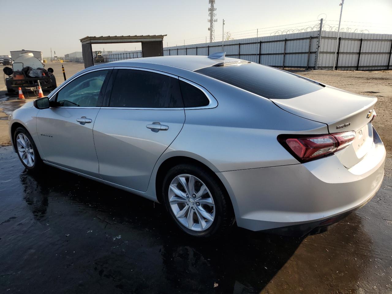 1G1ZD5ST1KF160879 2019 CHEVROLET MALIBU - Image 2