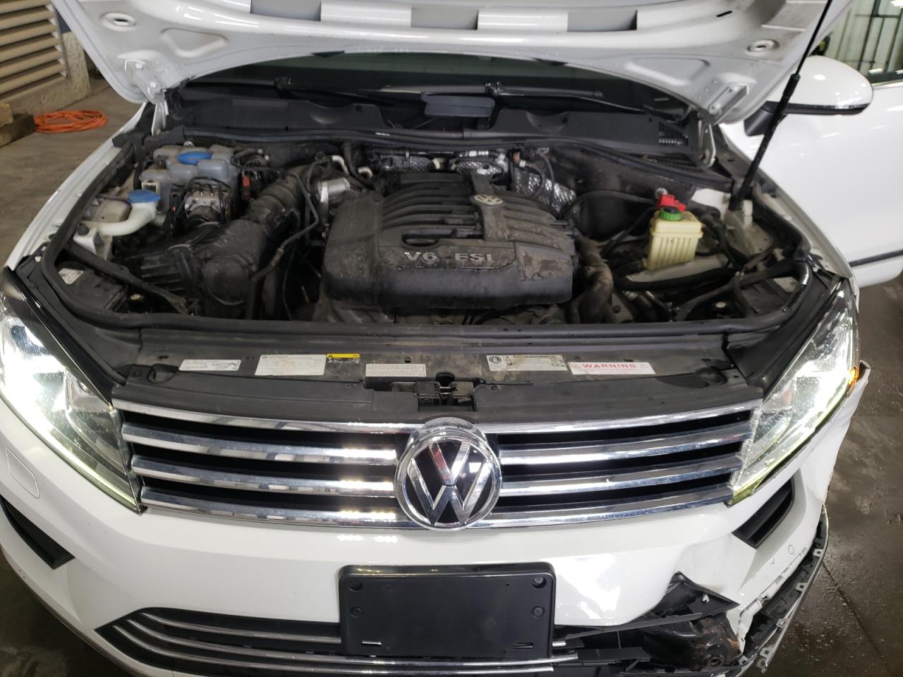 WVGRF7BP7HD004894 2017 Volkswagen Touareg Wolfsburg