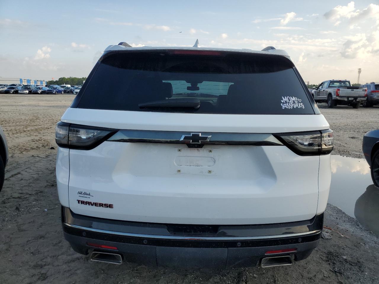 1GNERKKW2JJ285120 2018 Chevrolet Traverse Premier