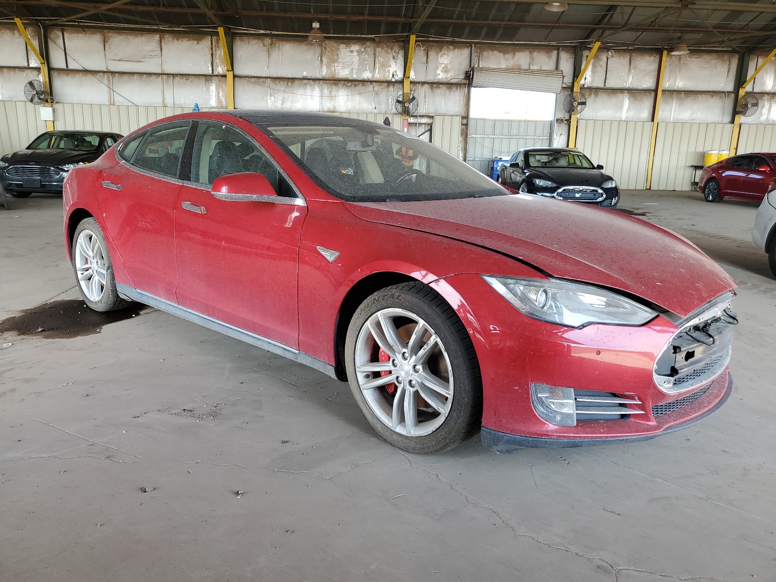 2014 Tesla Model S vin: 5YJSA1H18EFP40512