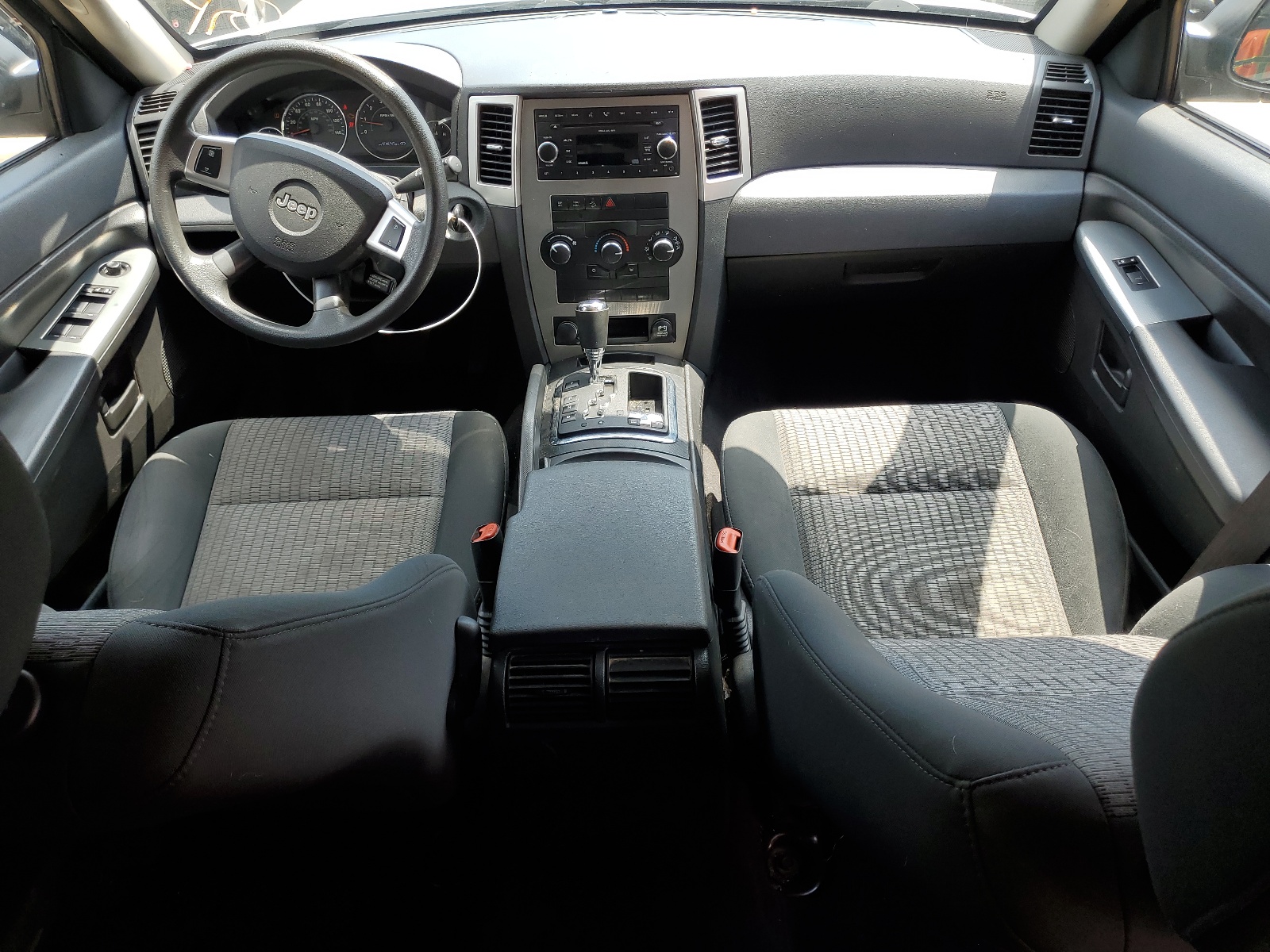 1J8HR48N58C215554 2008 Jeep Grand Cherokee Laredo