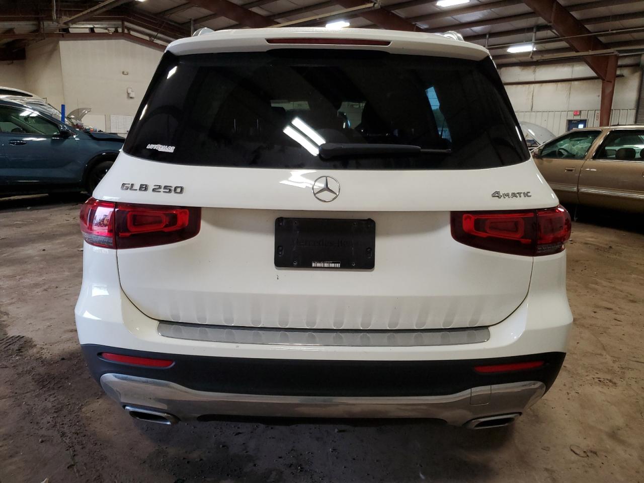 2022 Mercedes-Benz GLB - Image 6