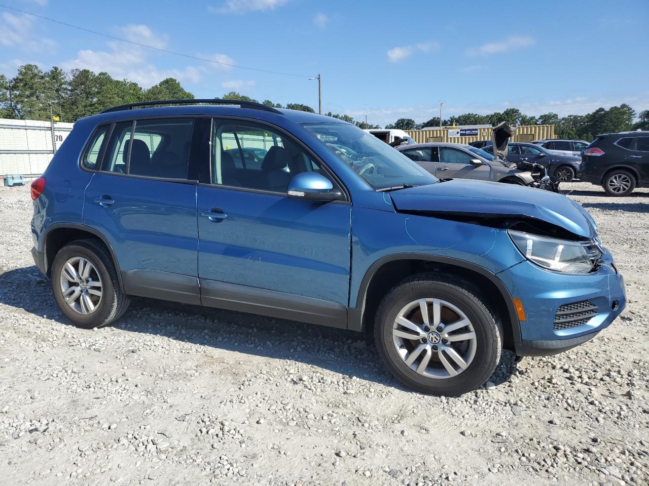 WVGAV7AX4HK039471 2017 Volkswagen Tiguan S