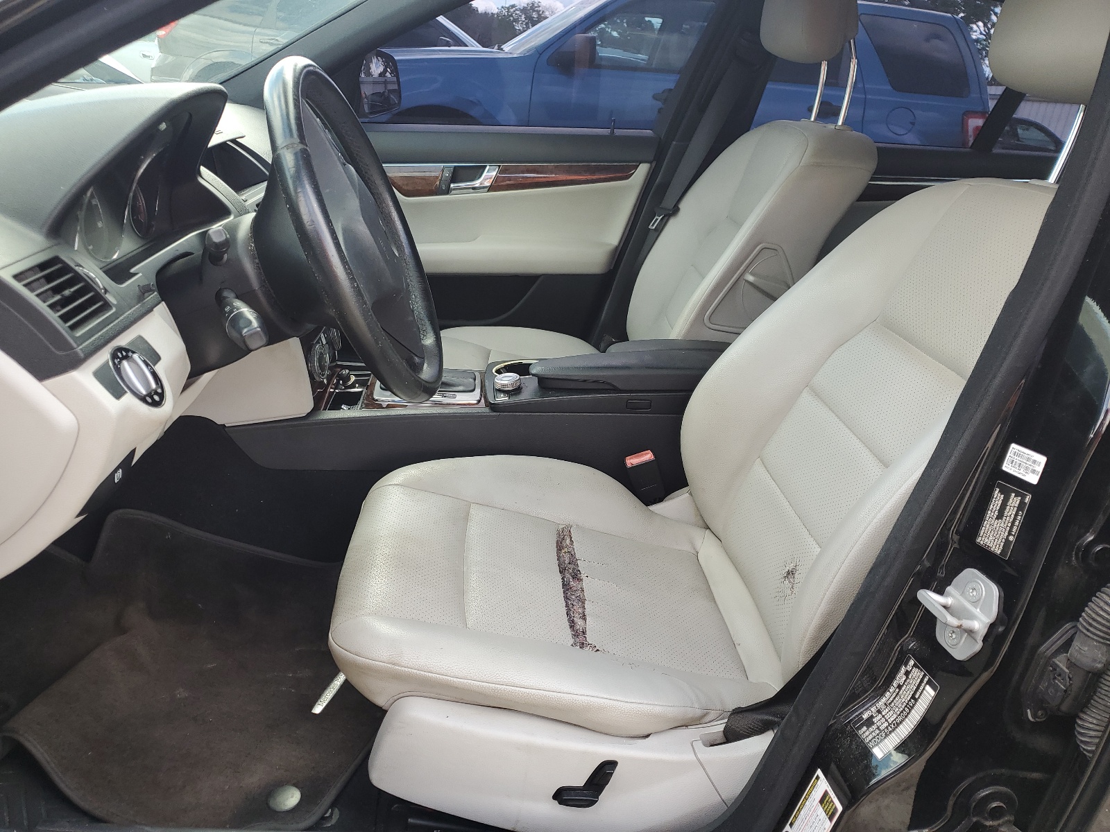 WDDGF54X79R068196 2009 Mercedes-Benz C 300