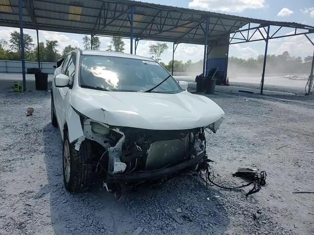 2017 Nissan Rogue - Image 11