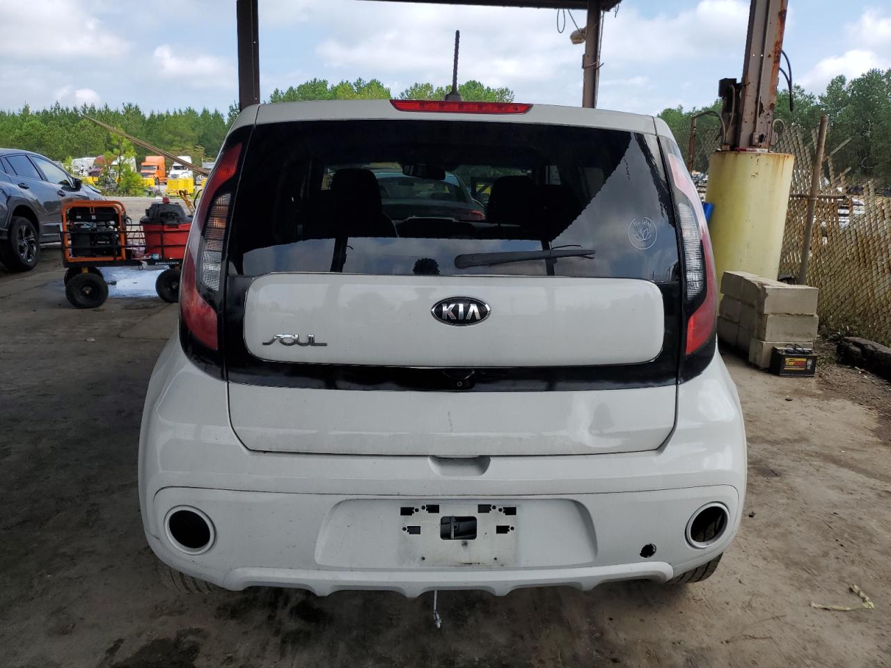 KNDJP3A52J7898265 2018 Kia Soul +