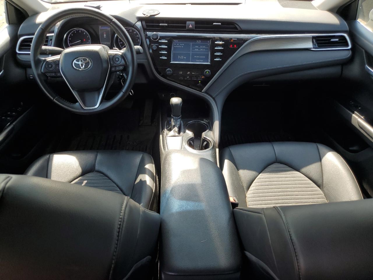 4T1B11HK0JU072775 2018 Toyota Camry L