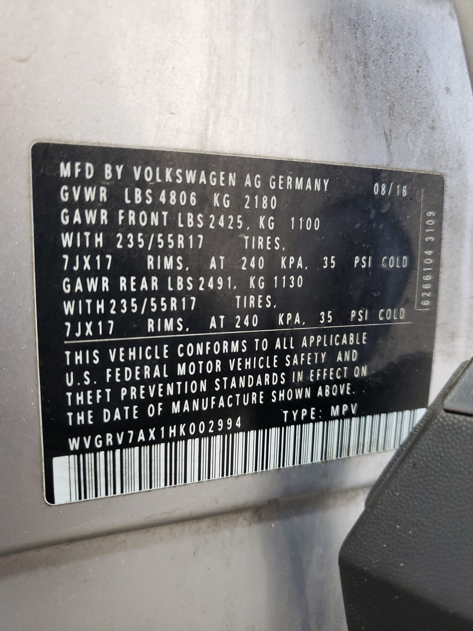 WVGRV7AX1HK002994 2017 Volkswagen Tiguan Wolfsburg