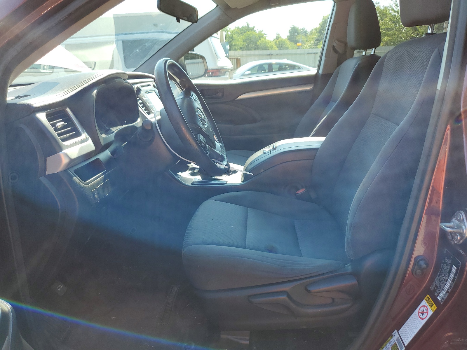 5TDBKRFH4ES007512 2014 Toyota Highlander Le