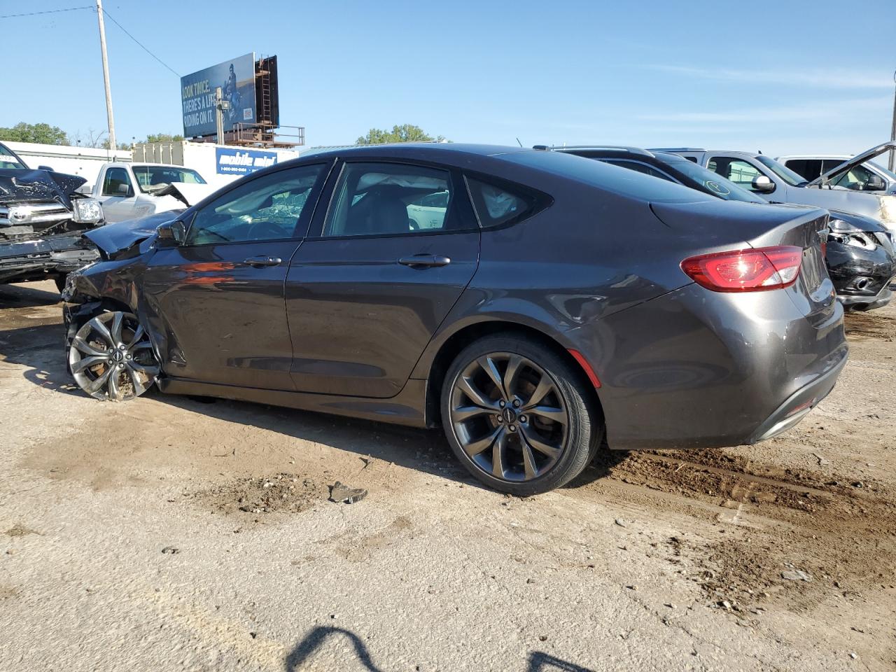 VIN 1C3CCCBG8FN551406 2015 CHRYSLER 200 no.2