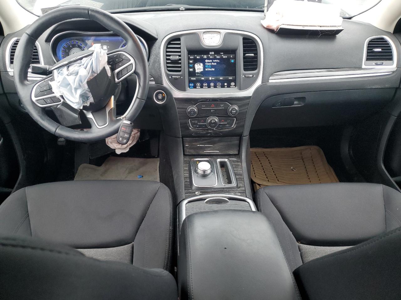 2019 Chrysler 300 Touring VIN: 2C3CCAAG2KH505627 Lot: 66735174