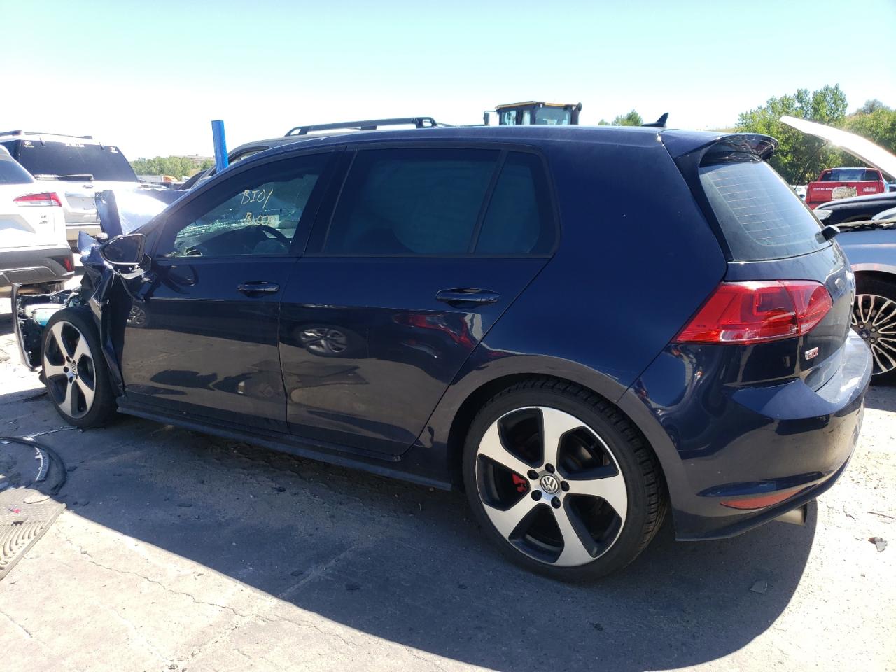 3VW4T7AUXHM029658 2017 VOLKSWAGEN GTI - Image 2